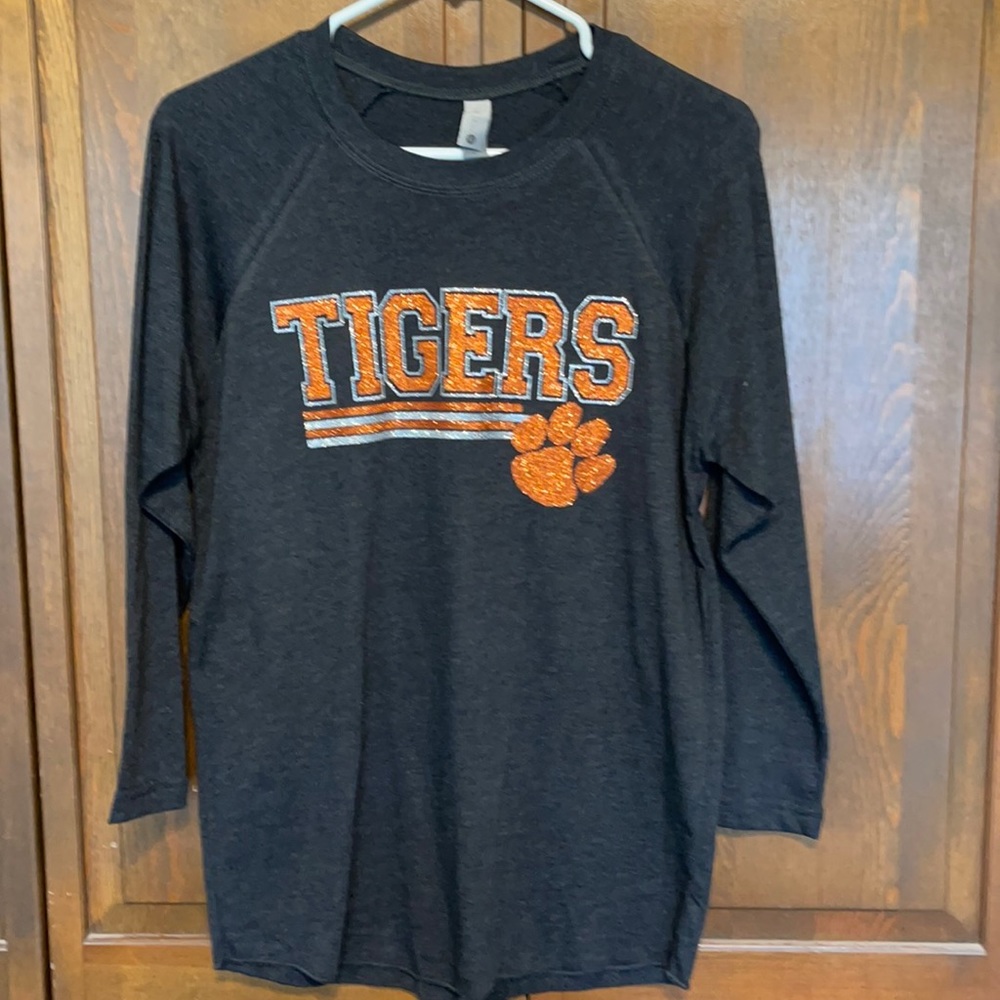 Like new adult small. Glitter long sleeve